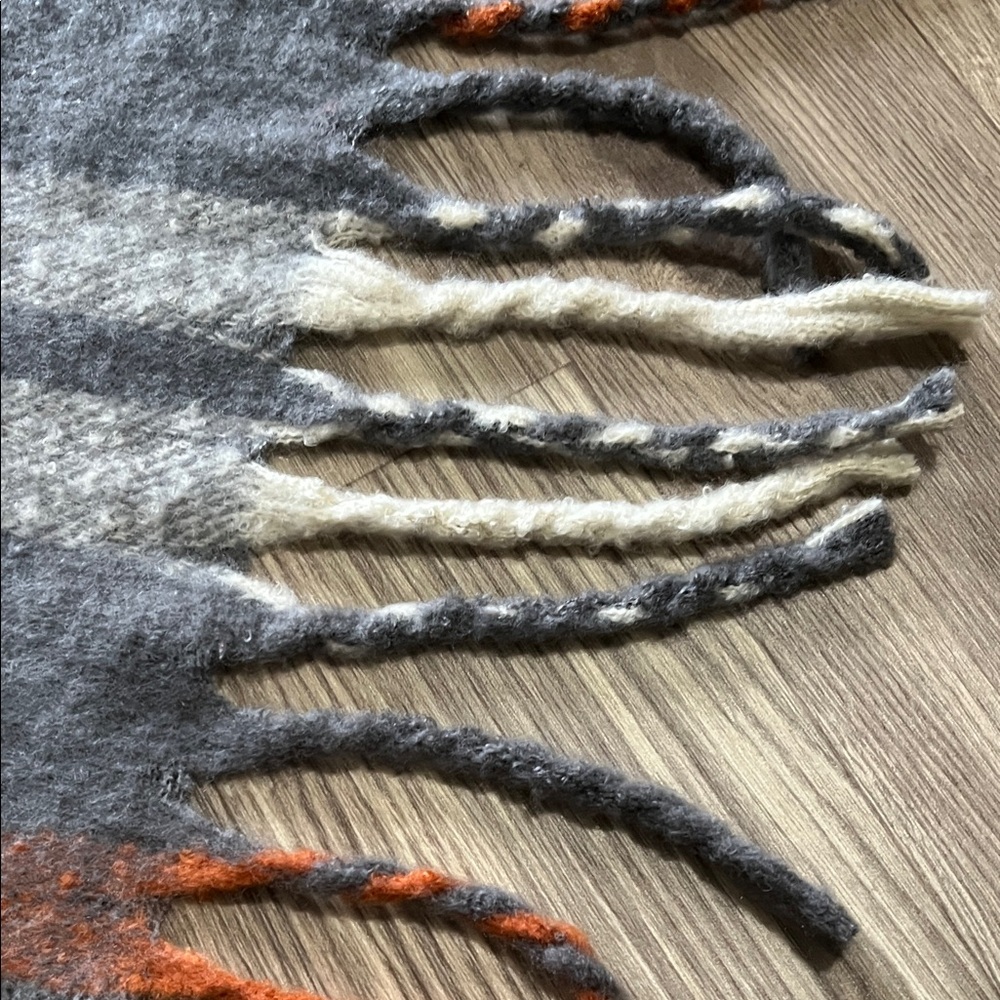 Joy SUSAN Plaid Fringe XL Scarf in Gray Orange Pink Blue NWOT - Picture 7 of 12